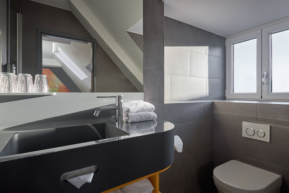 Buddy Hotel 47/50