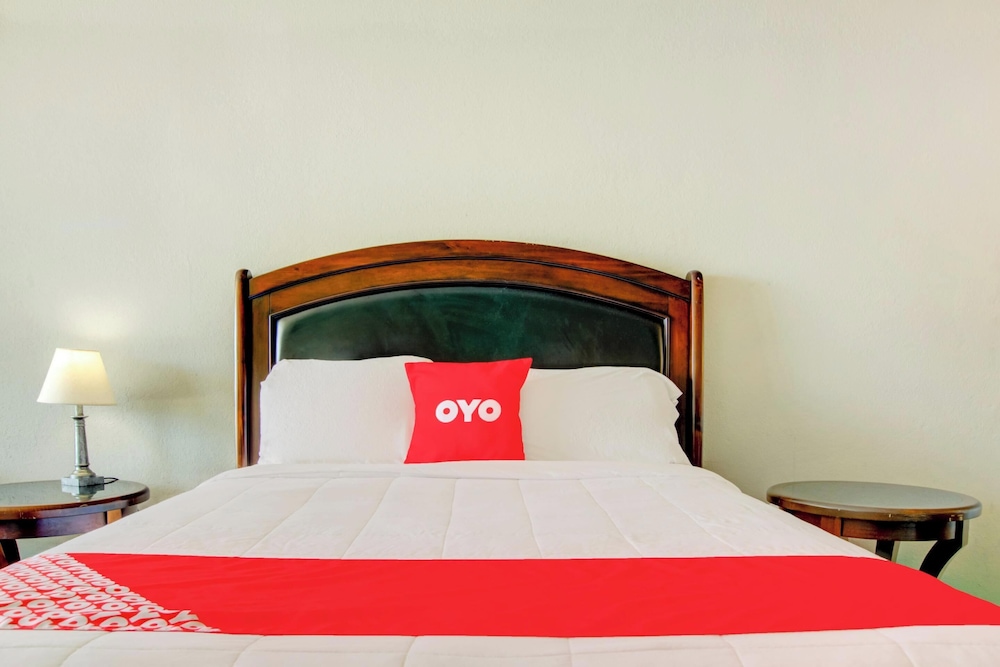 OYO Hotel Dundee By Crystal Lake 21/50
