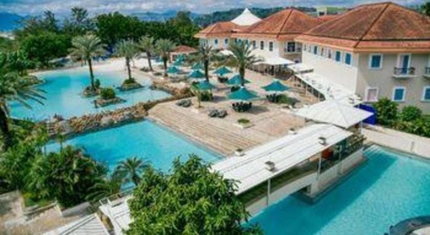 Subic Bay Yacht Club 35/49