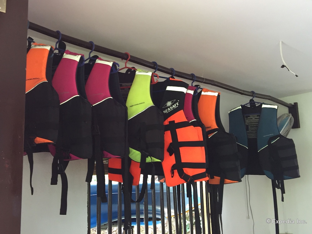 Discovery Island Resort and Dive Center 28/50