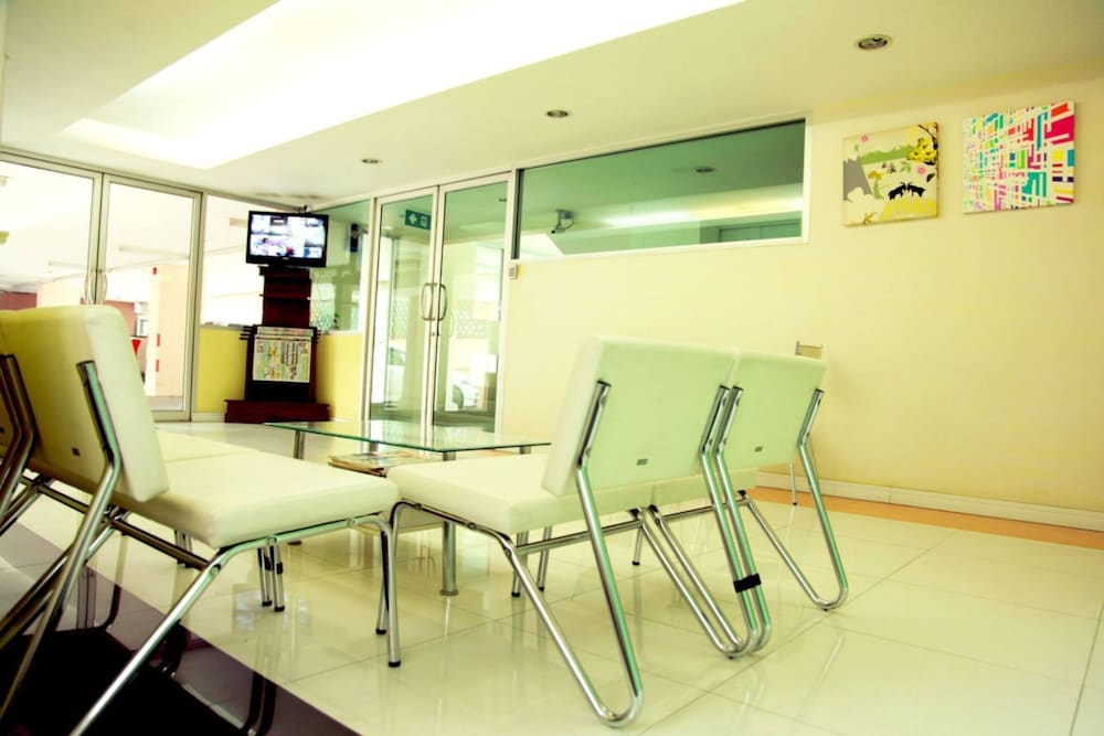 OYO 274 Meesook Residence 21/22