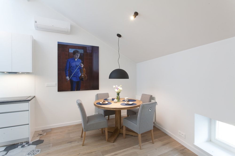 Luxury Mint Apartments Main Square 38/50