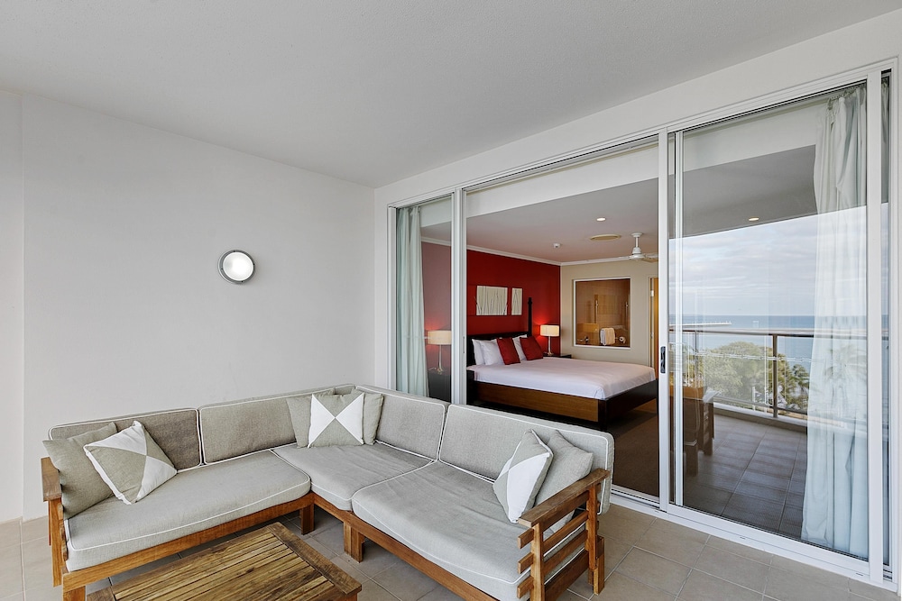 بنتهاوس بسرير كينج وسرير كوين وسريرين منفصلين بـ3 غرف نوم، Oaks Hervey Bay Resort and Spa 3/9