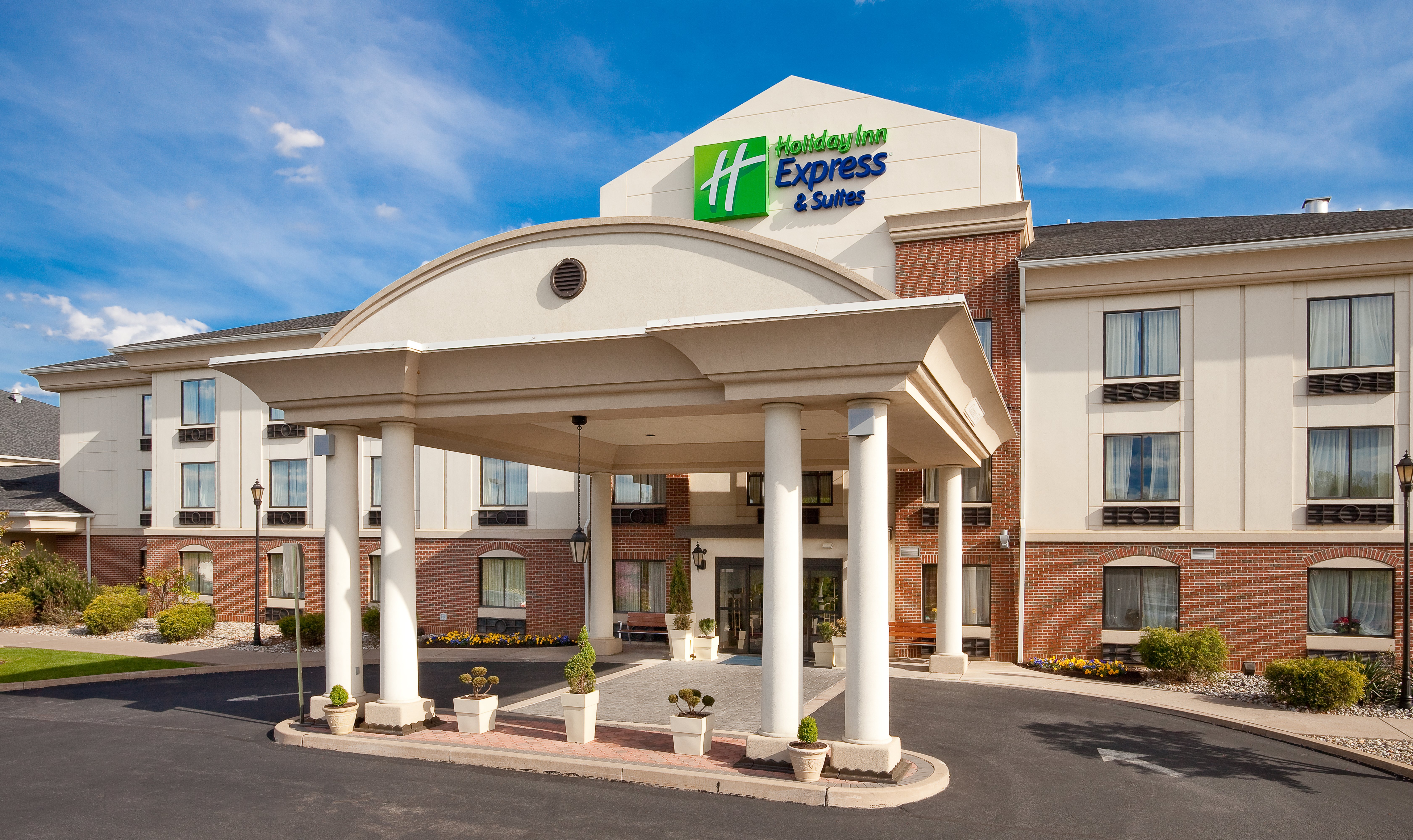 Holiday Inn Express Hotel Suites Easton 60/63
