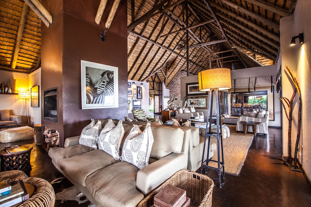 Nambiti Hills Private Game Lodge 25/50