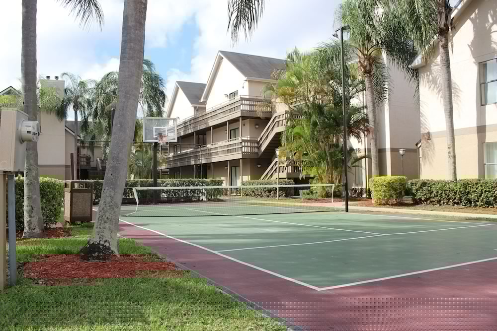DORAL INN & SUITES MIAMI AIRPORT WEST 16/43
