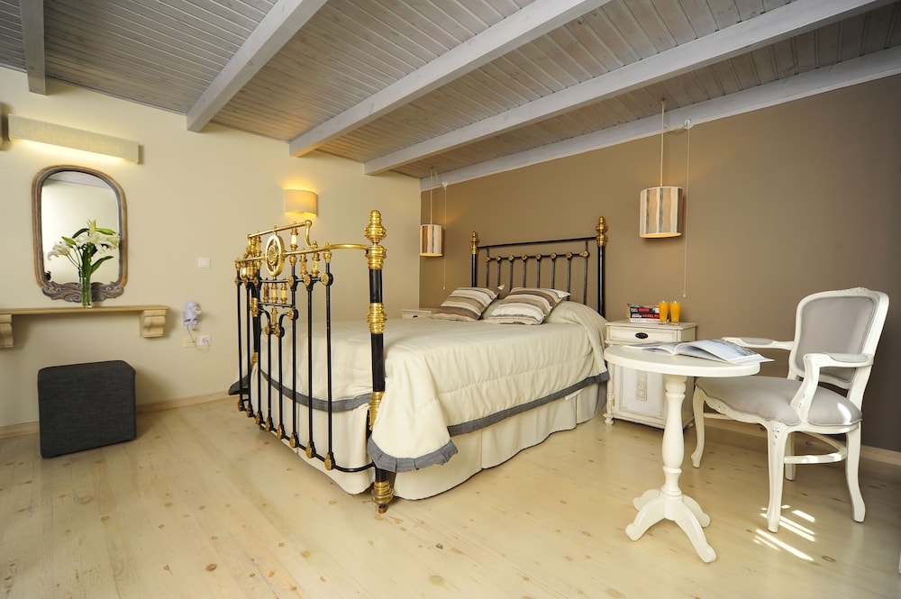 Mythos Suites Hotel 27/68