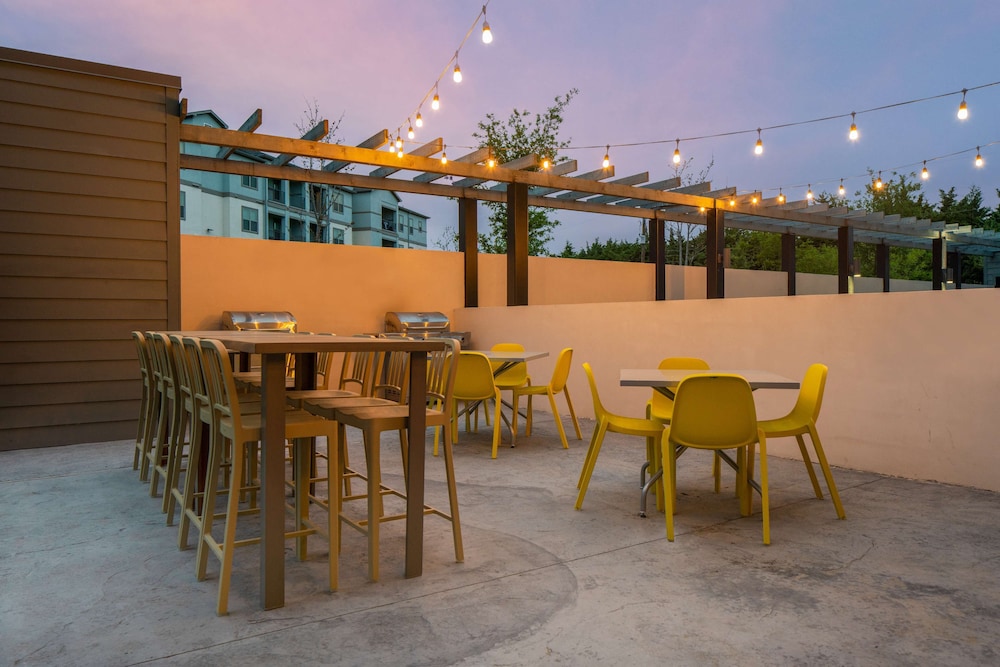 Home2 Suites by Hilton Rowlett Dallas East I-30 24/32