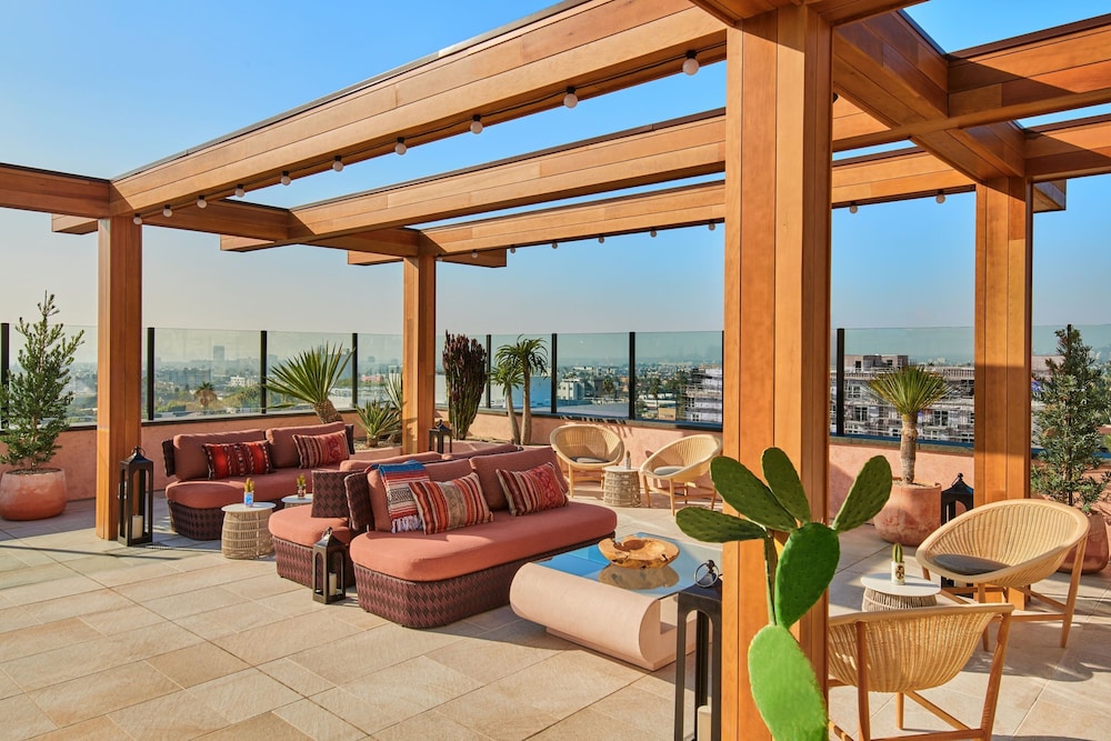 HOLLYWOOD VOLUME, a Tribute Portfolio Hotel 26/50