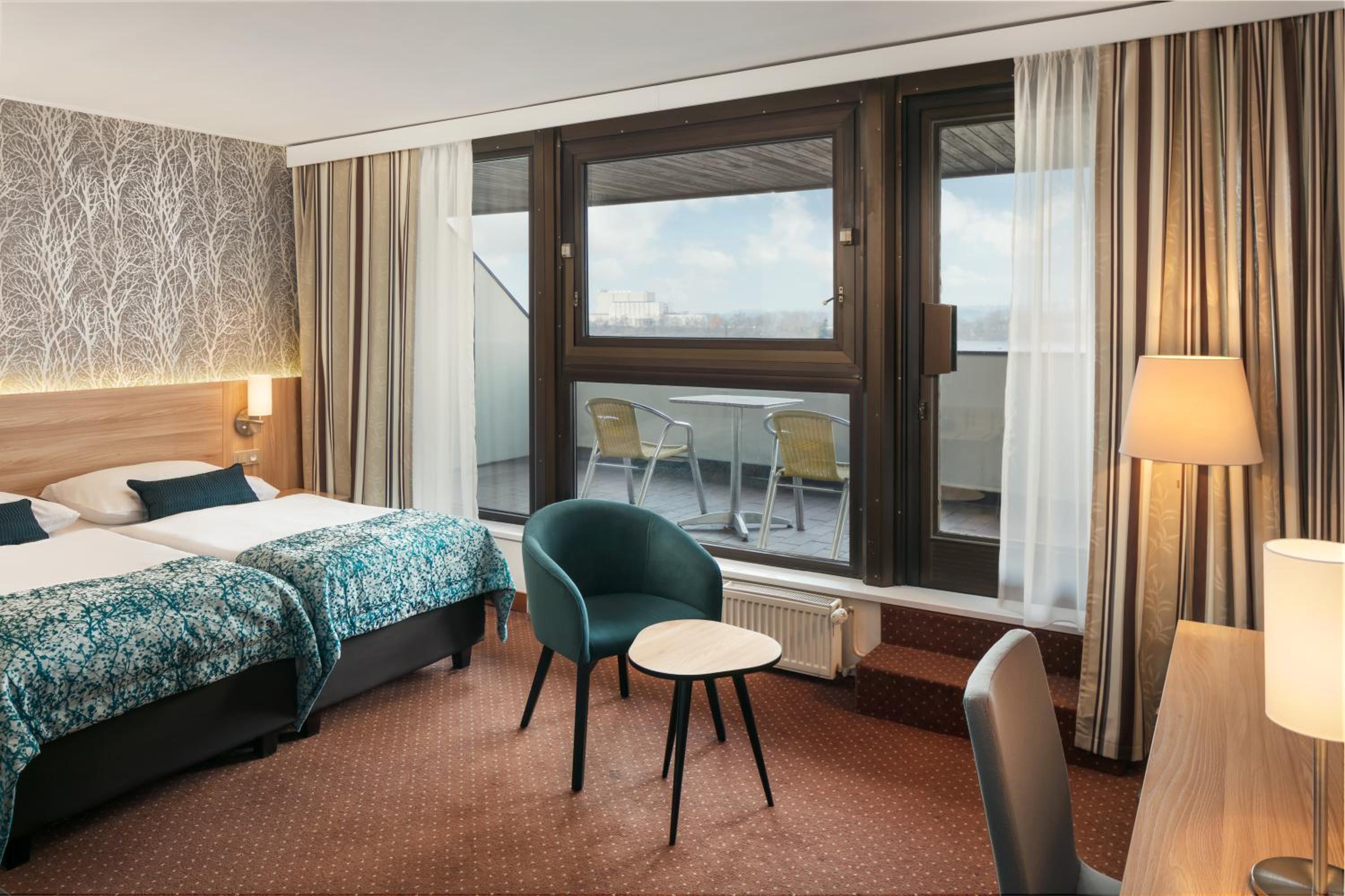 Standard, Twin Beds