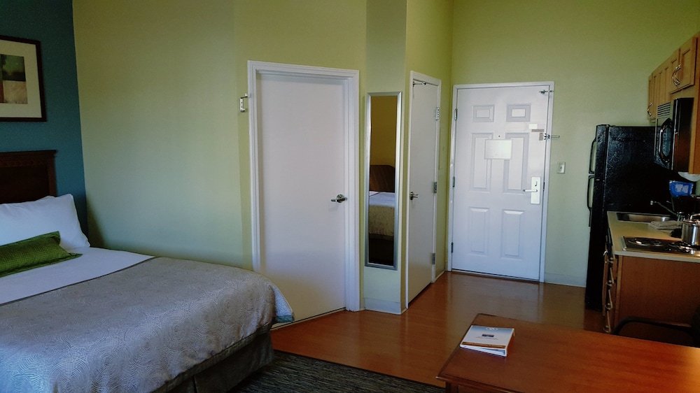 Candlewood Suites Oklahoma City-Moore 6/38