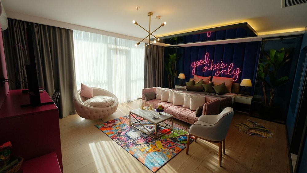 Esila Hotel 24/50
