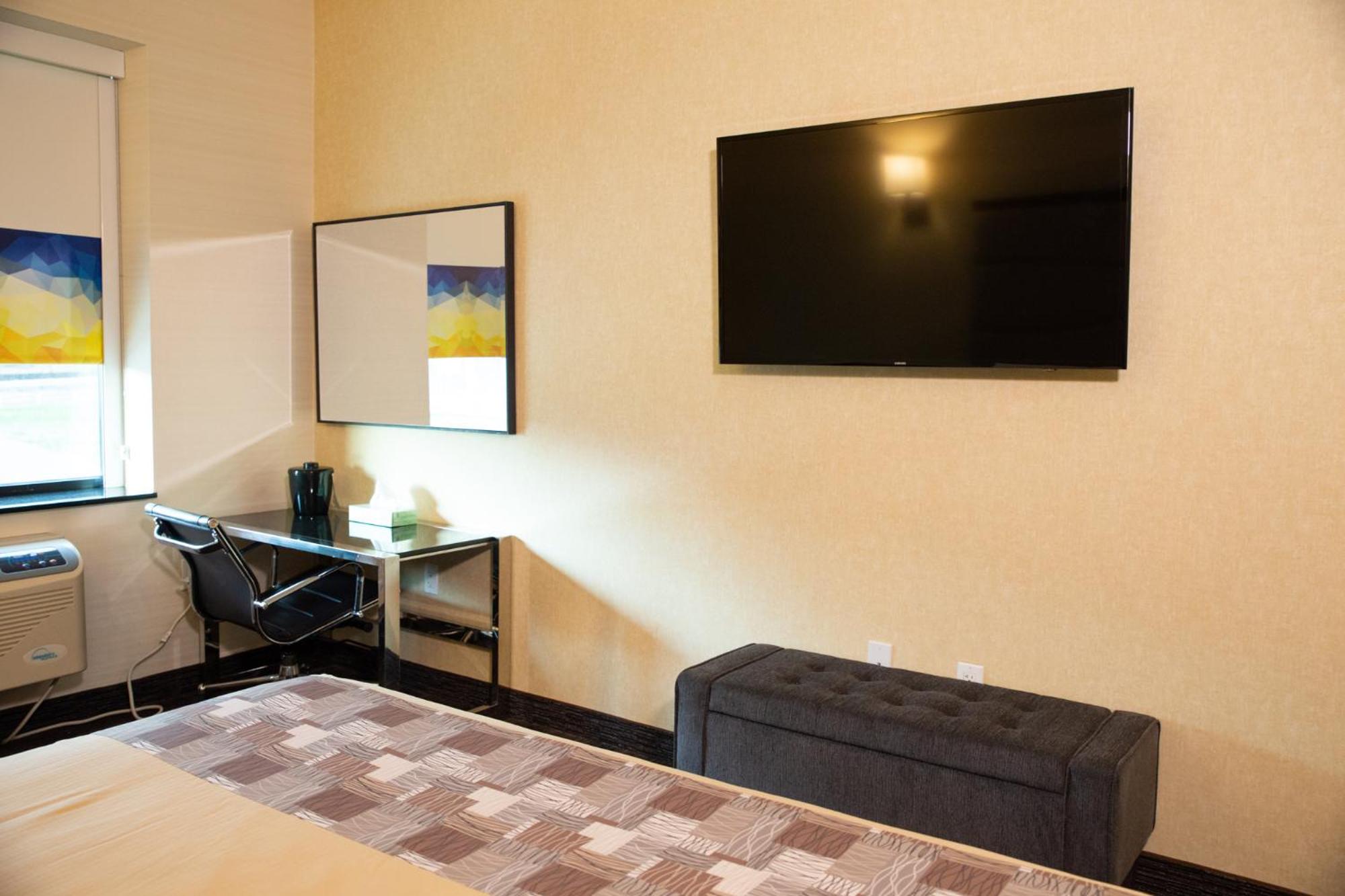 7 Days Hotel Bronx 50/61