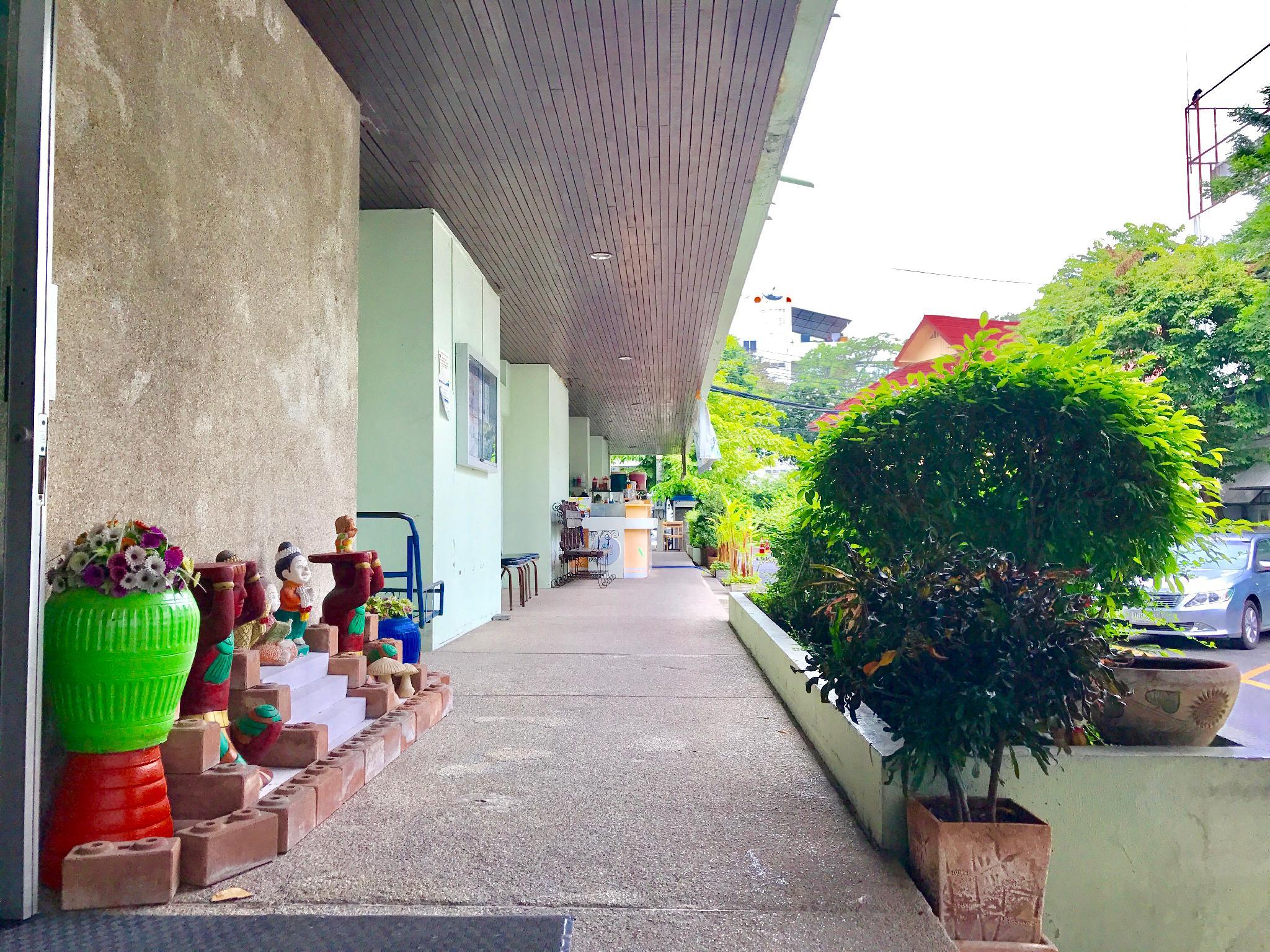 Coop Dopa Hostel 66/67