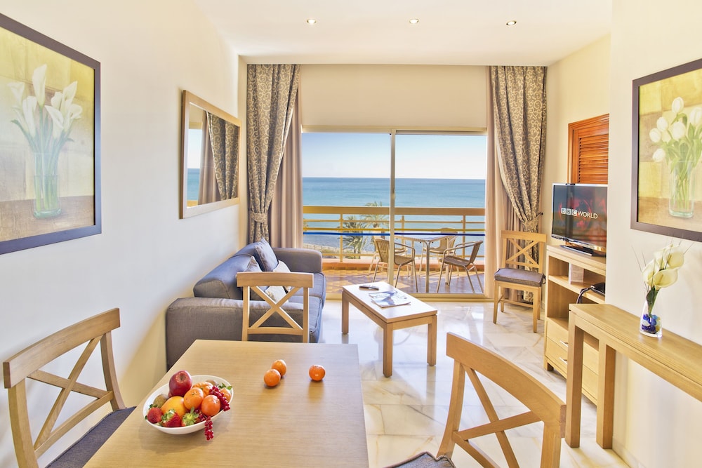 Sunset Beach Club Aparthotel 44/50