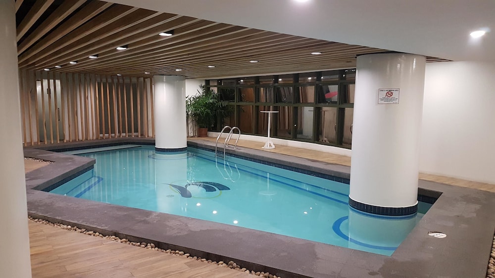 Sarrosa International Hotel And Residential Suites 28/50