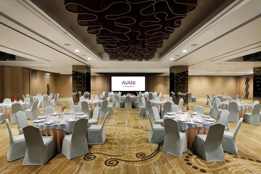 Avani Ratchada Bangkok Hotel 57/67