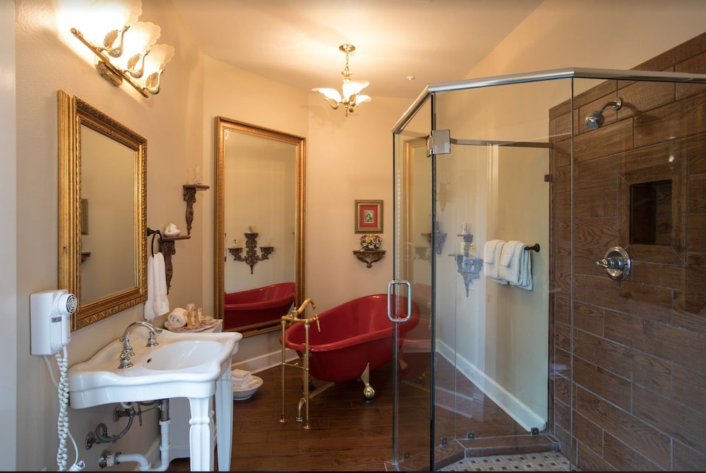 Gruene River Hotel & Retreat 46/50