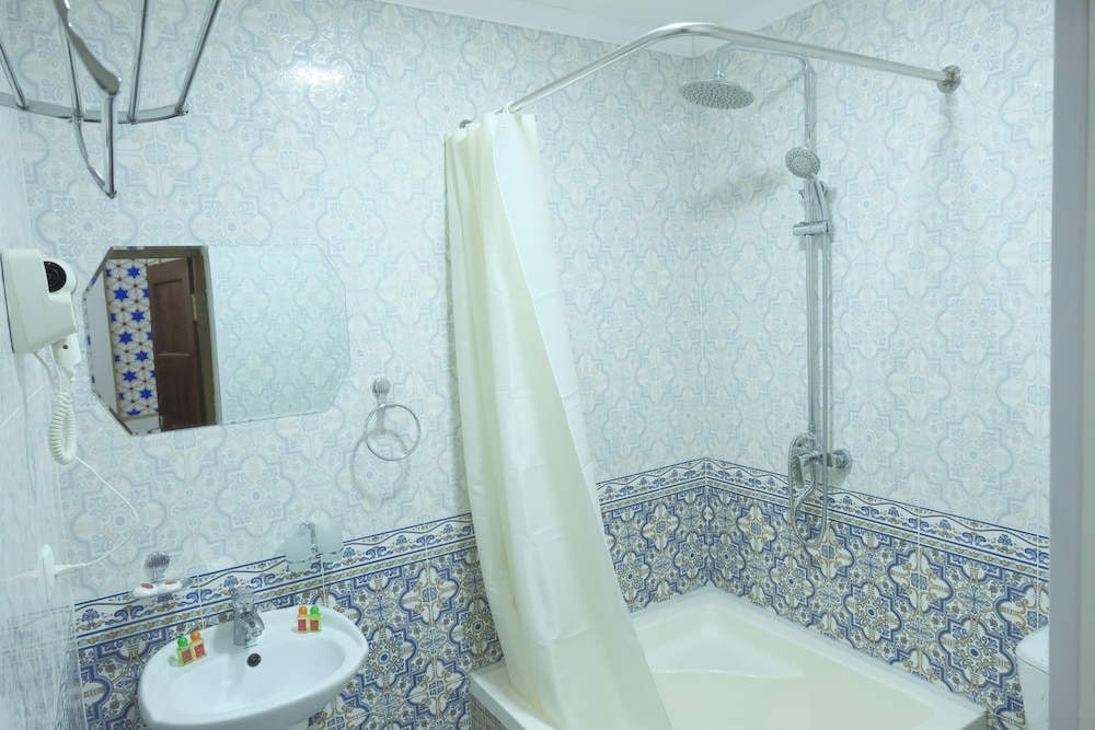 Bukhara Baraka Hotel 44/46