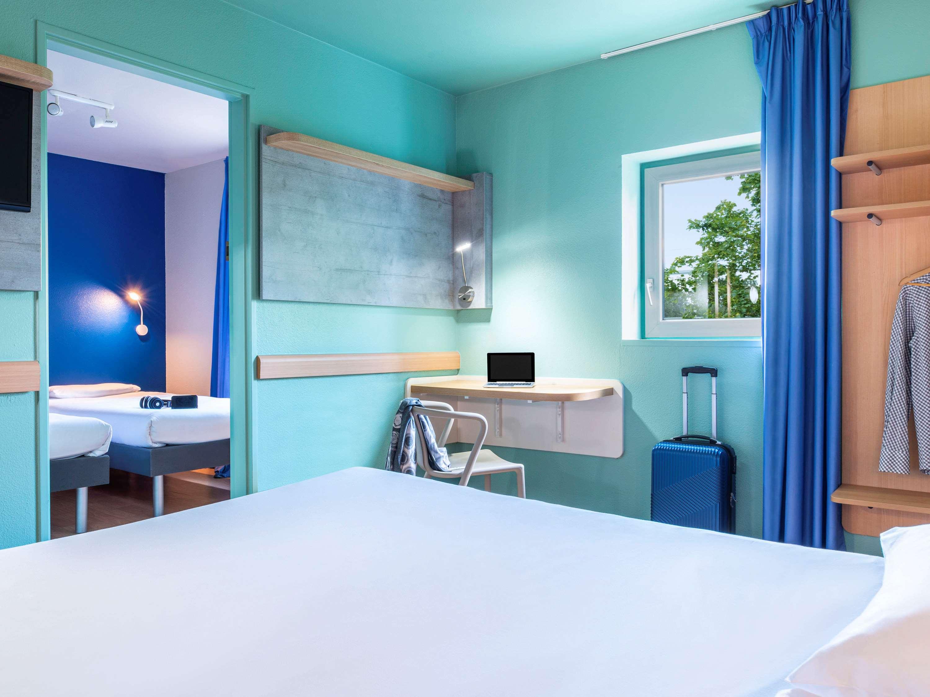 ROOM, TRIPLE, BUNK BED