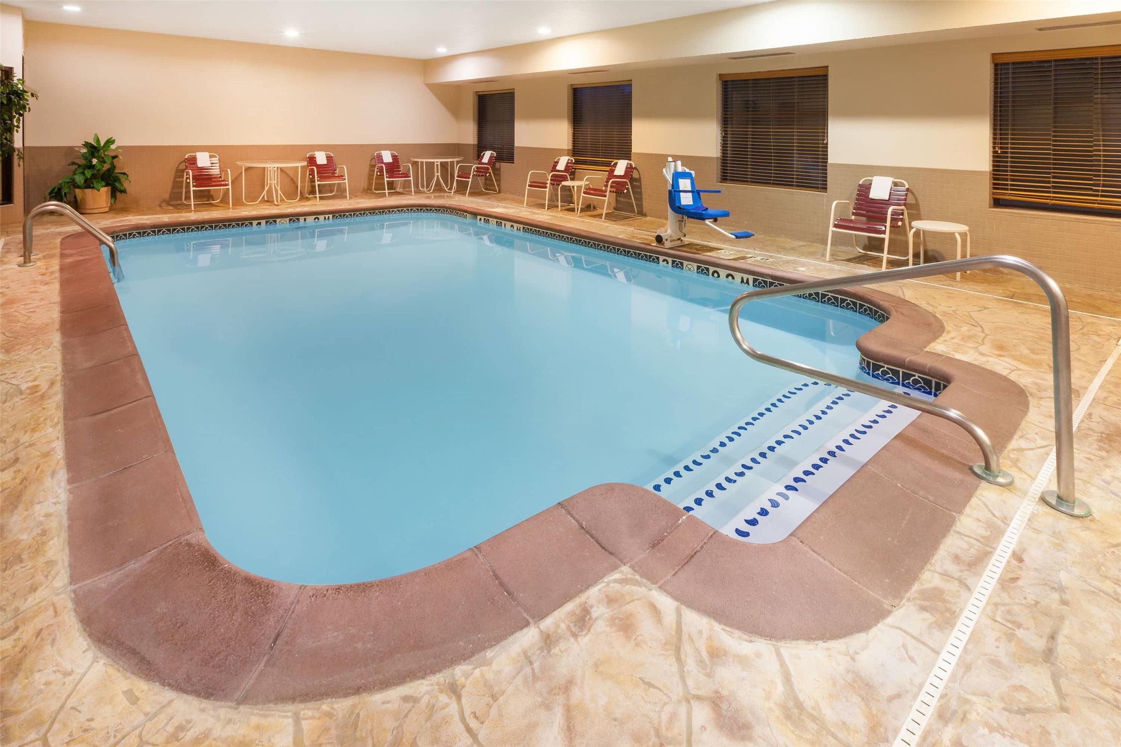 Baymont By Wyndham Chelsea 7/11