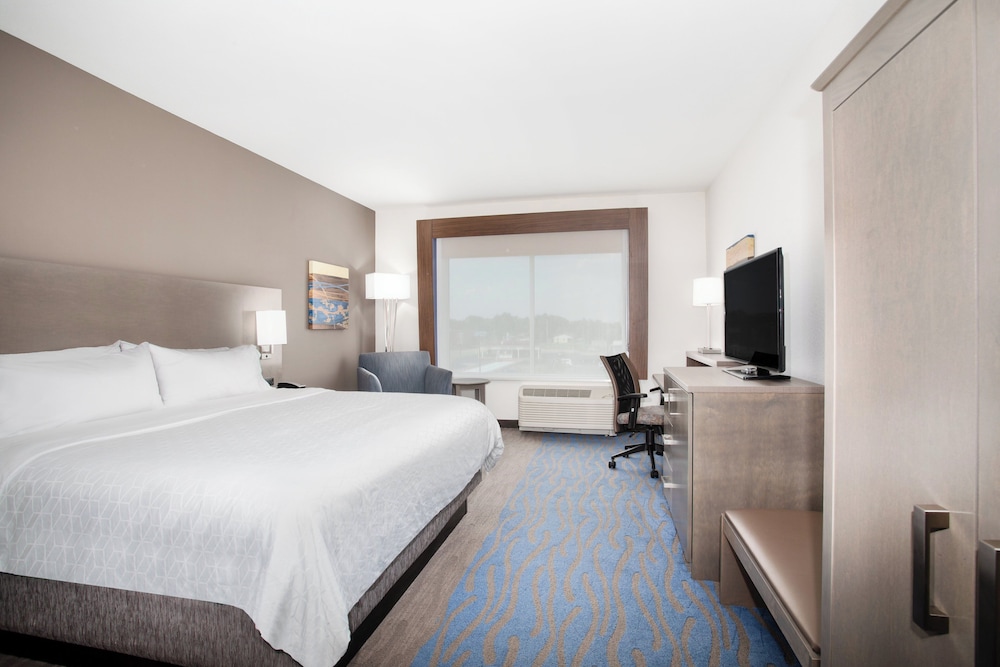 Suite, King Bed, Living Area