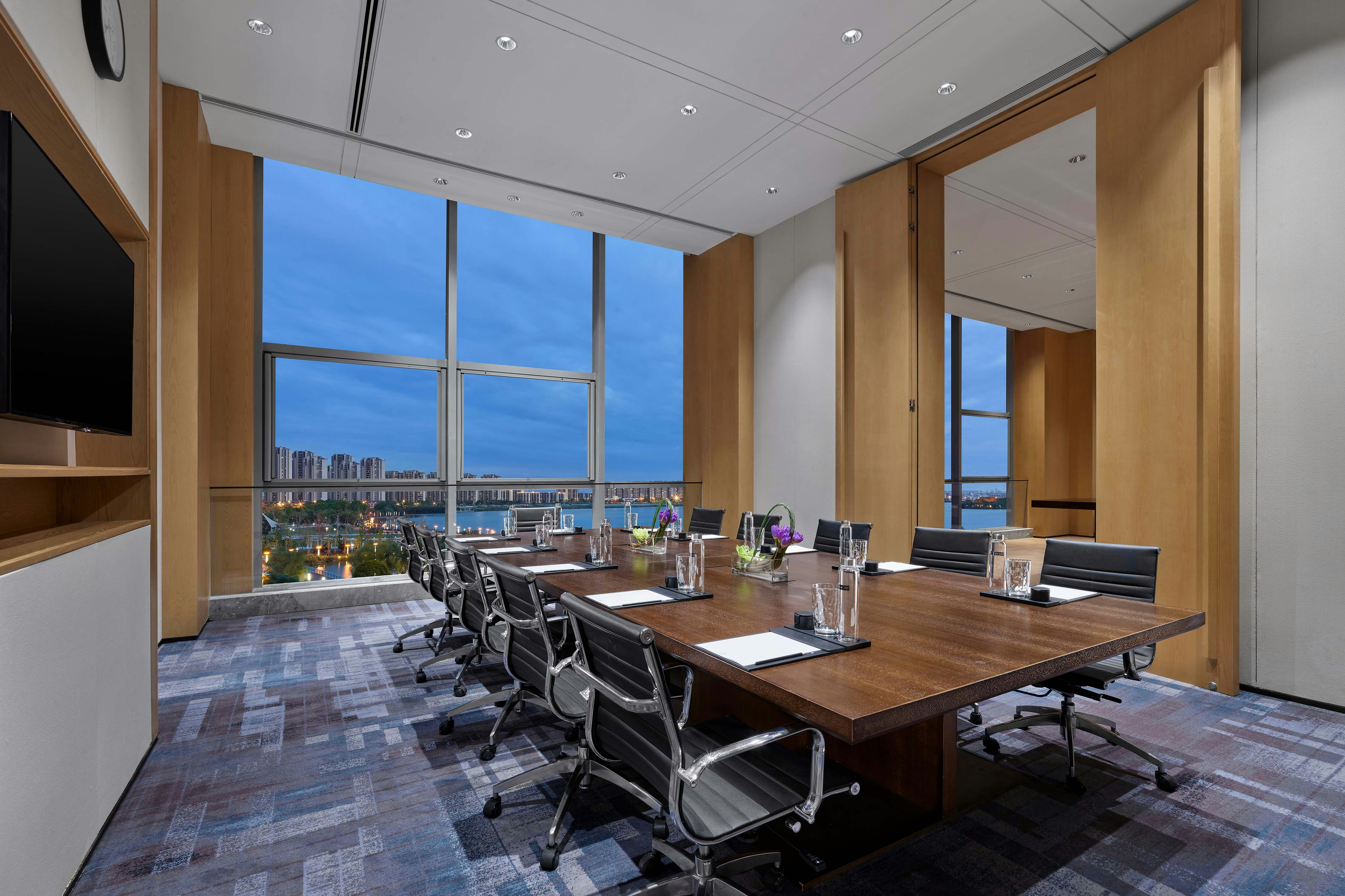 Hilton Suzhou Yinshan Lake 56/72