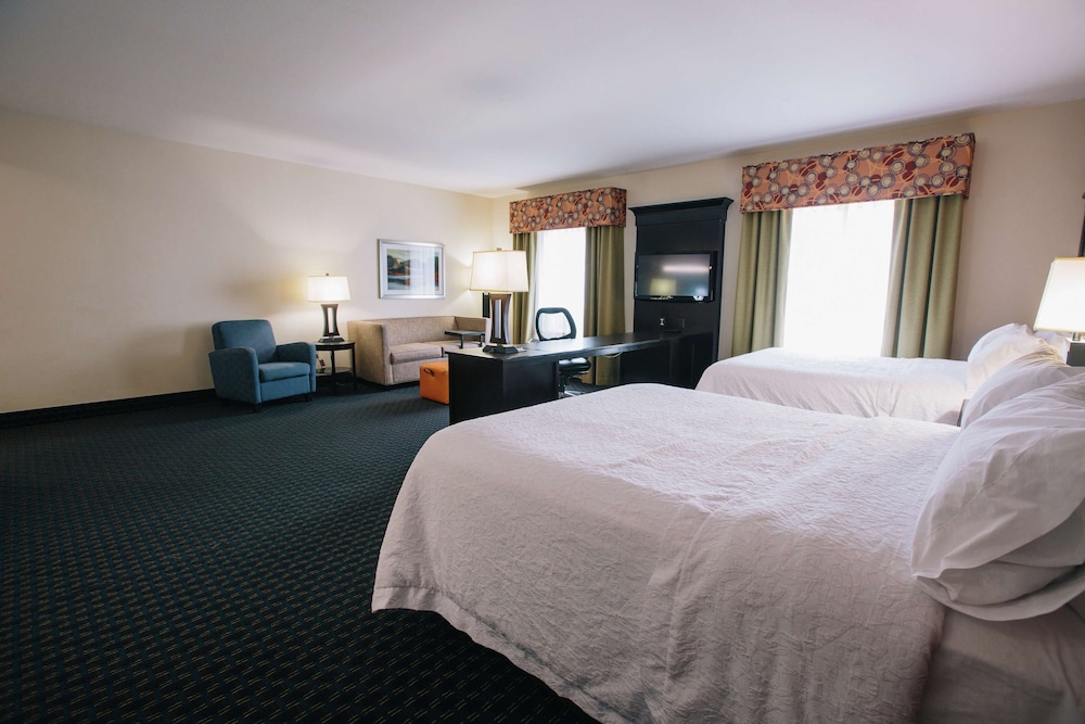 Hampton Inn Suites Effingham 11/63