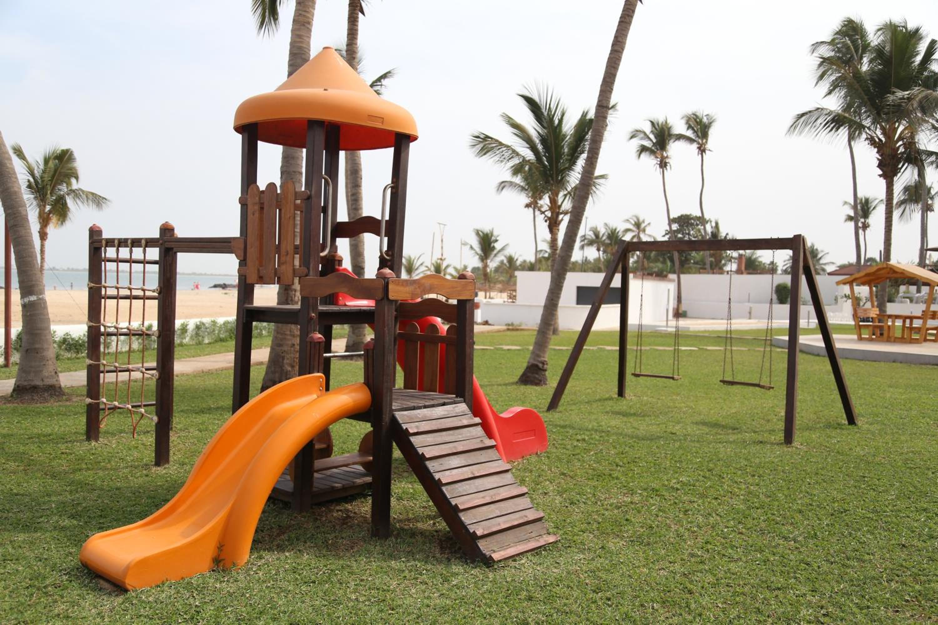 Sunbeach Hotel And Resort 17/26
