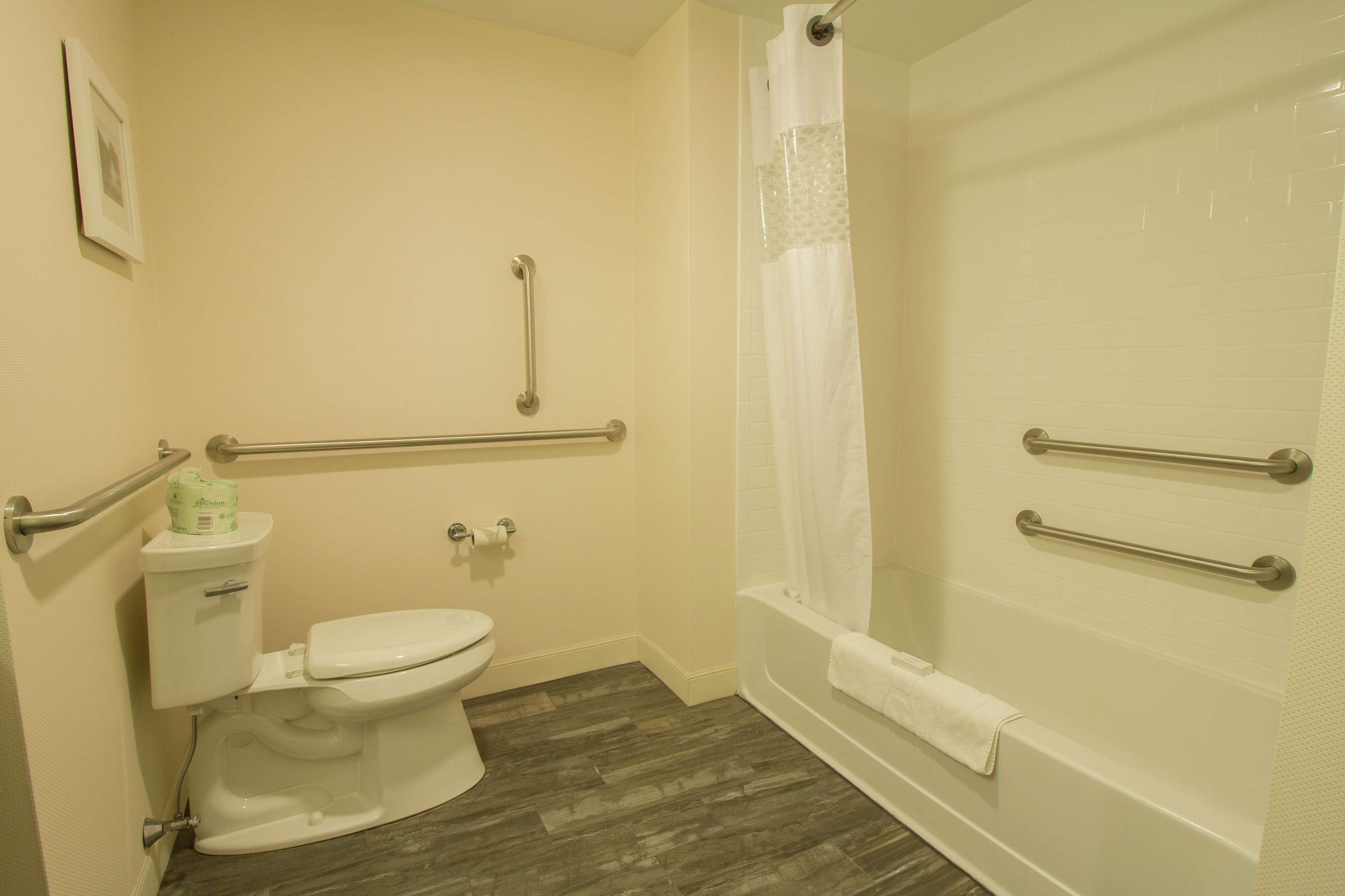 غرفة بسرير مزدوج، Hampton Inn Suites Cazenovia Ny 3/3