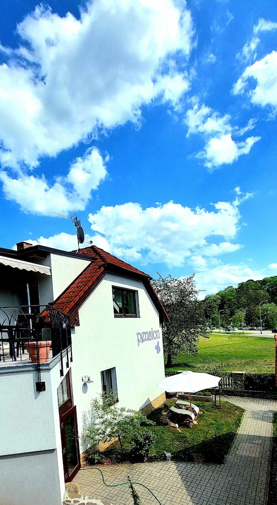 Pension Fialka 38/50