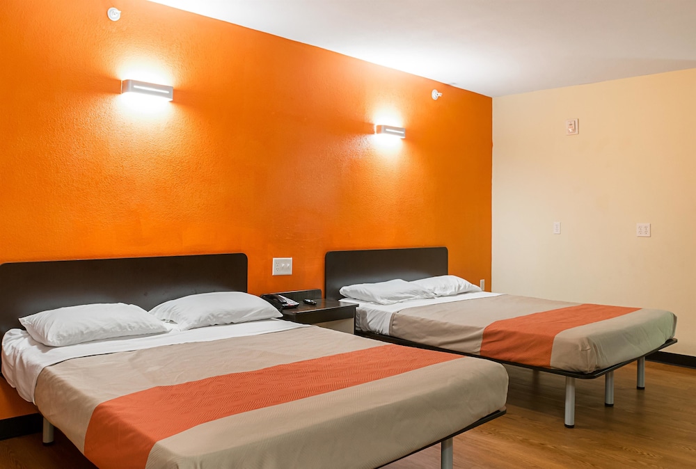 Motel6 New Orleans, LA - Near Downtown 8/30