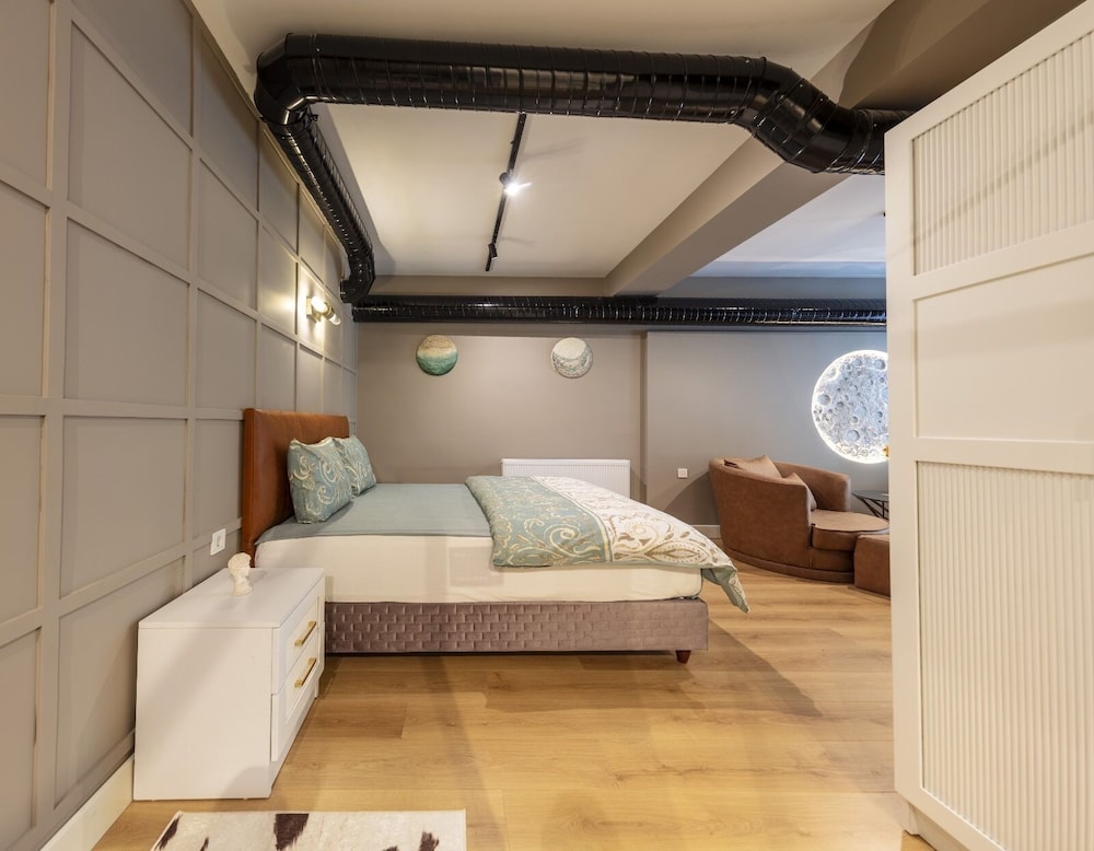 EXCLUSIVE, STUDIO, SUITE, QUEEN BED, GARDEN VIEW, TERRACE