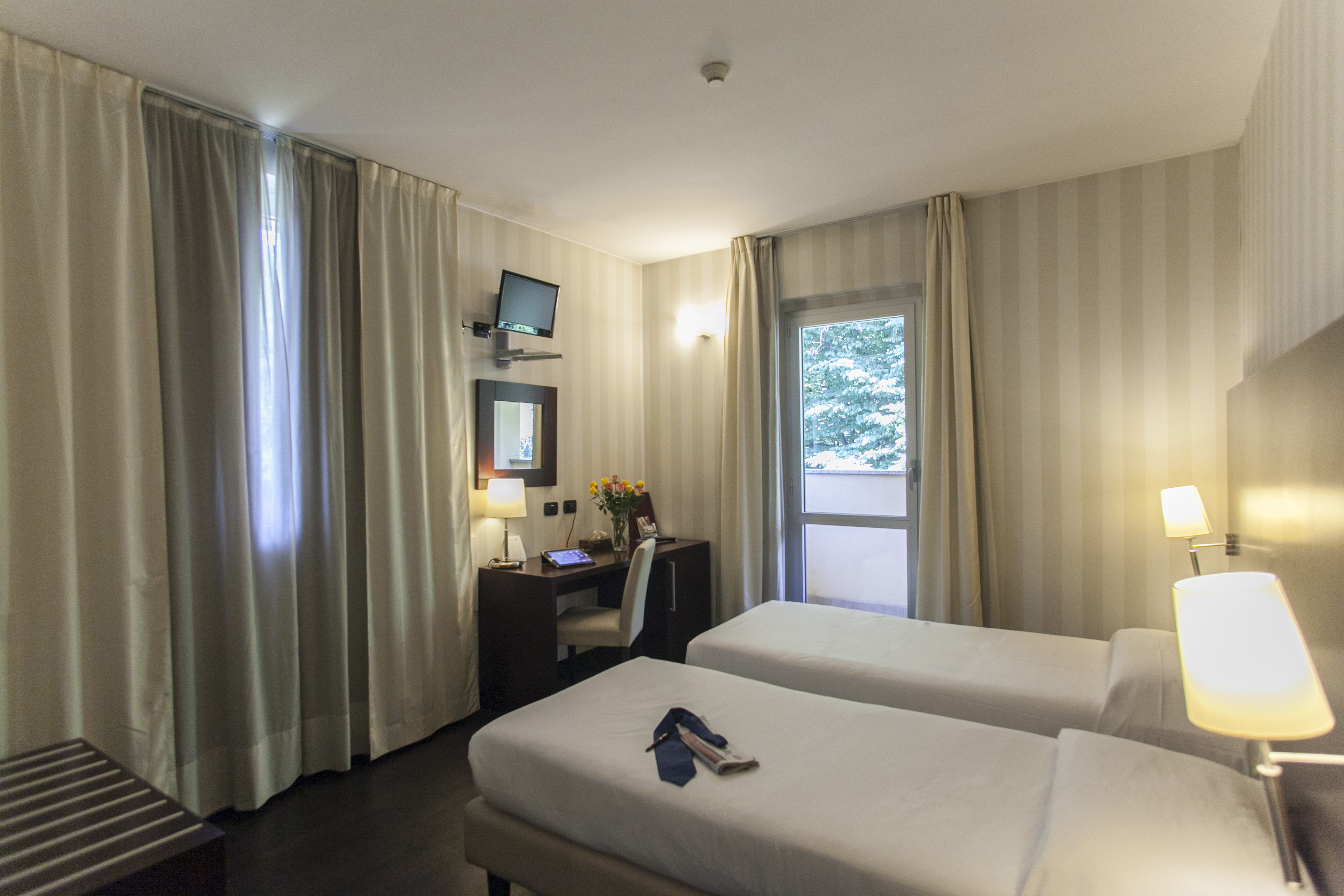 Standard, Twin Beds