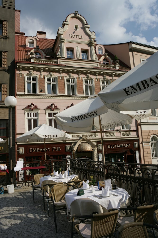 Embassy Hotel 4/40