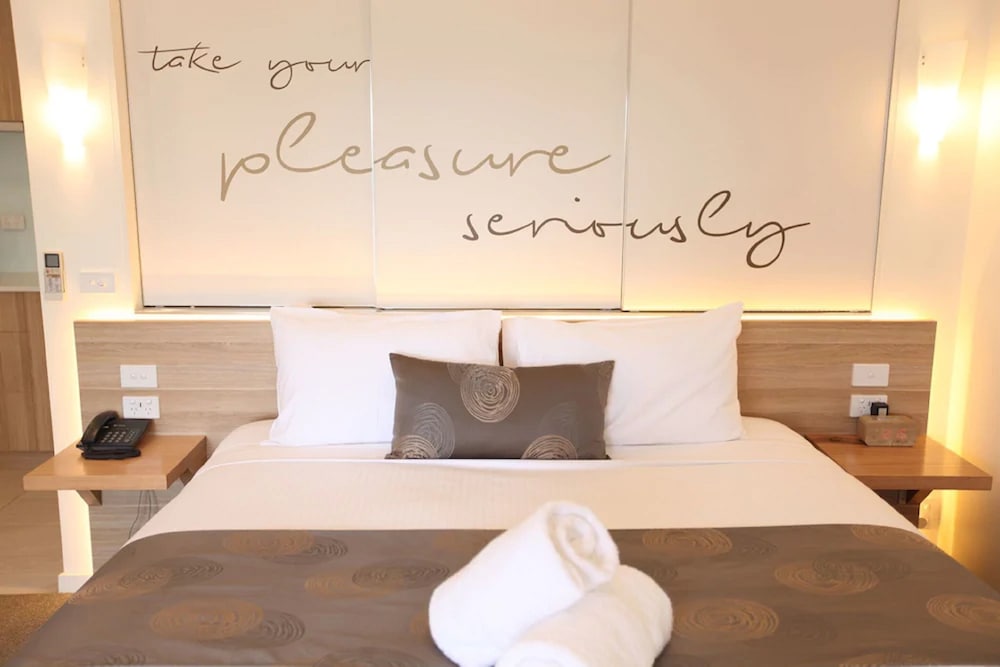 Boathouse Resort Studios & Suites 29/69