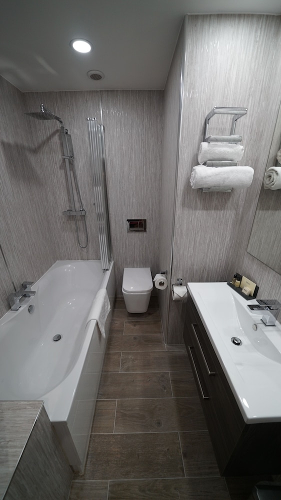 Briar Court Hotel 14/70