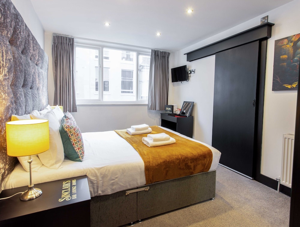 Peaky Blinders Accommodation & Bar 34/50