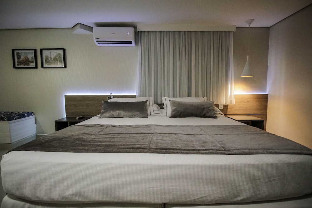 Oscar Hotel Executive 8/44