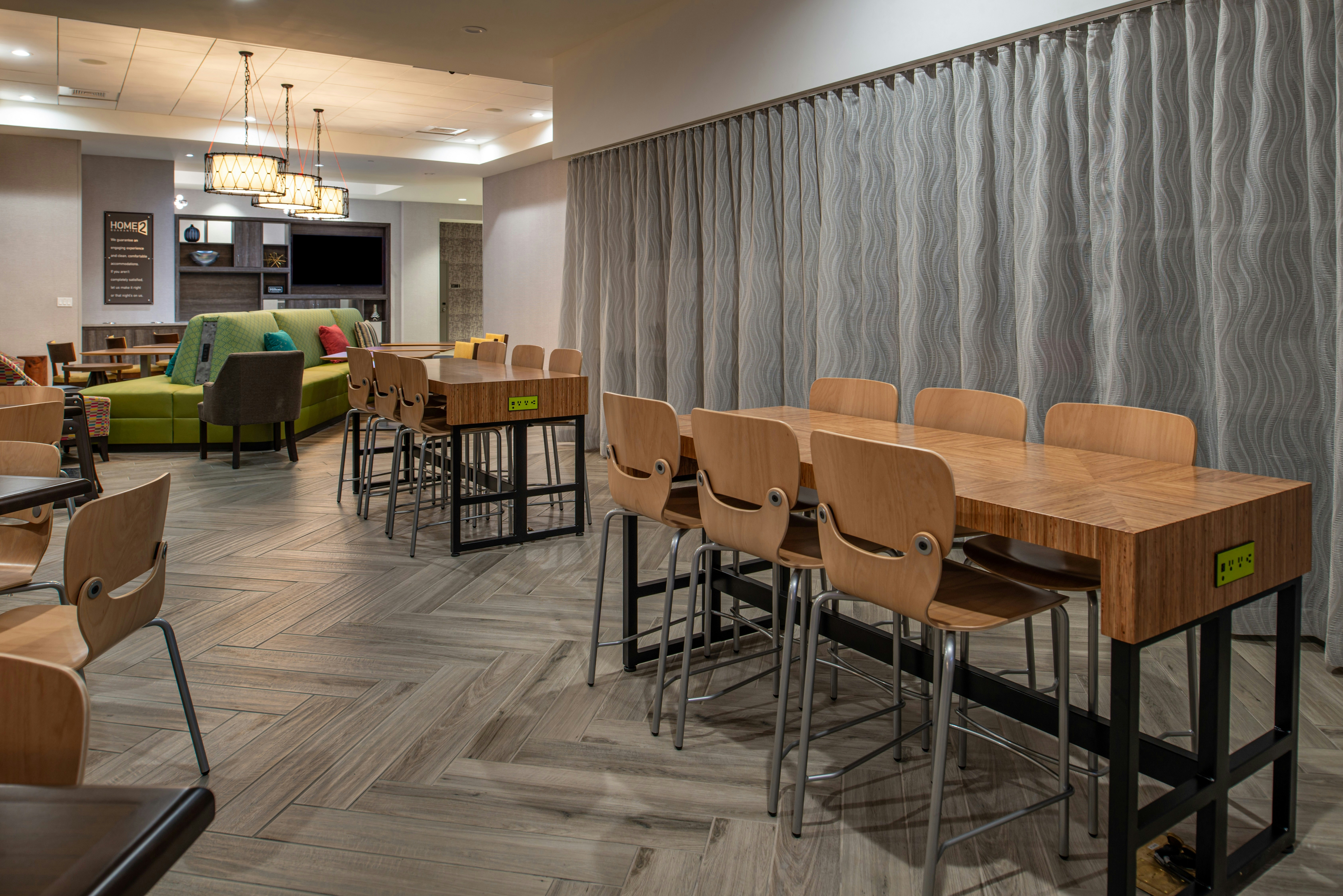 Home2 Suites By Hilton Tampa Downtown Channel District 55/73