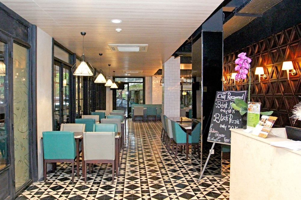 Anugrah Hotel 11/72