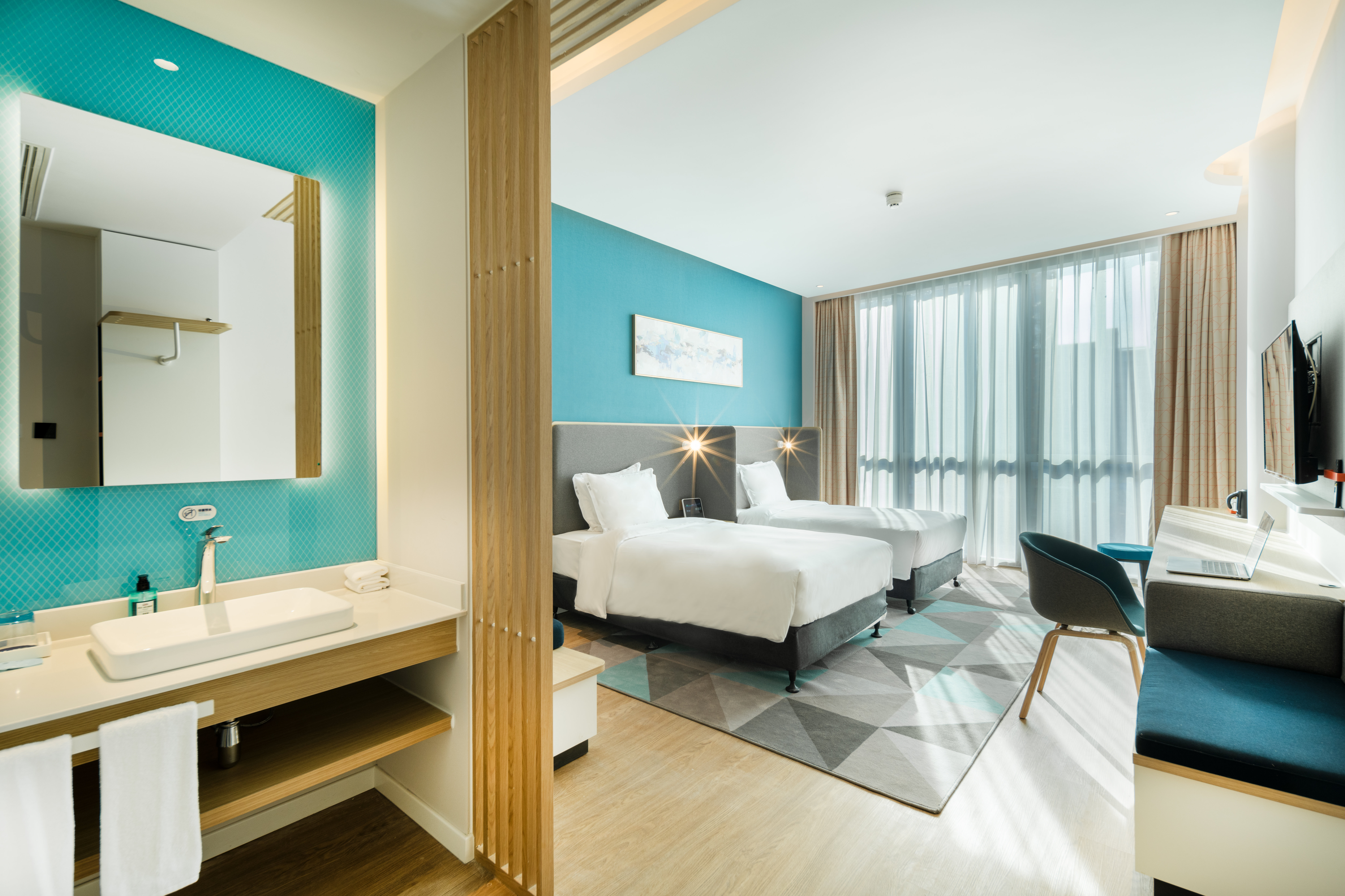Holiday Inn Express Shanghai Pudong Zhangjiang 65/66