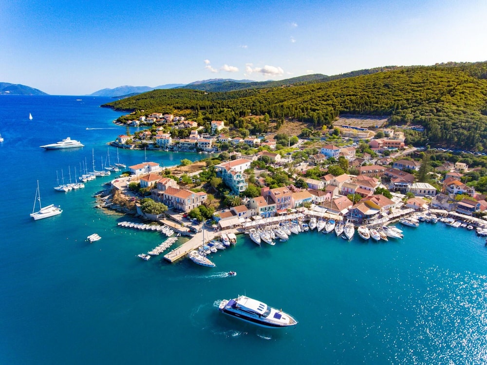 Fiscardonna Luxury Suites 35/50