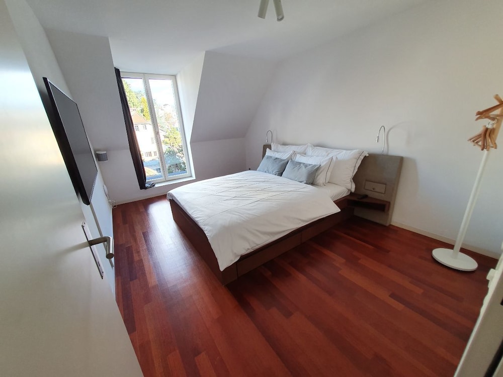 Lucerne Lake View Apartments 12/50