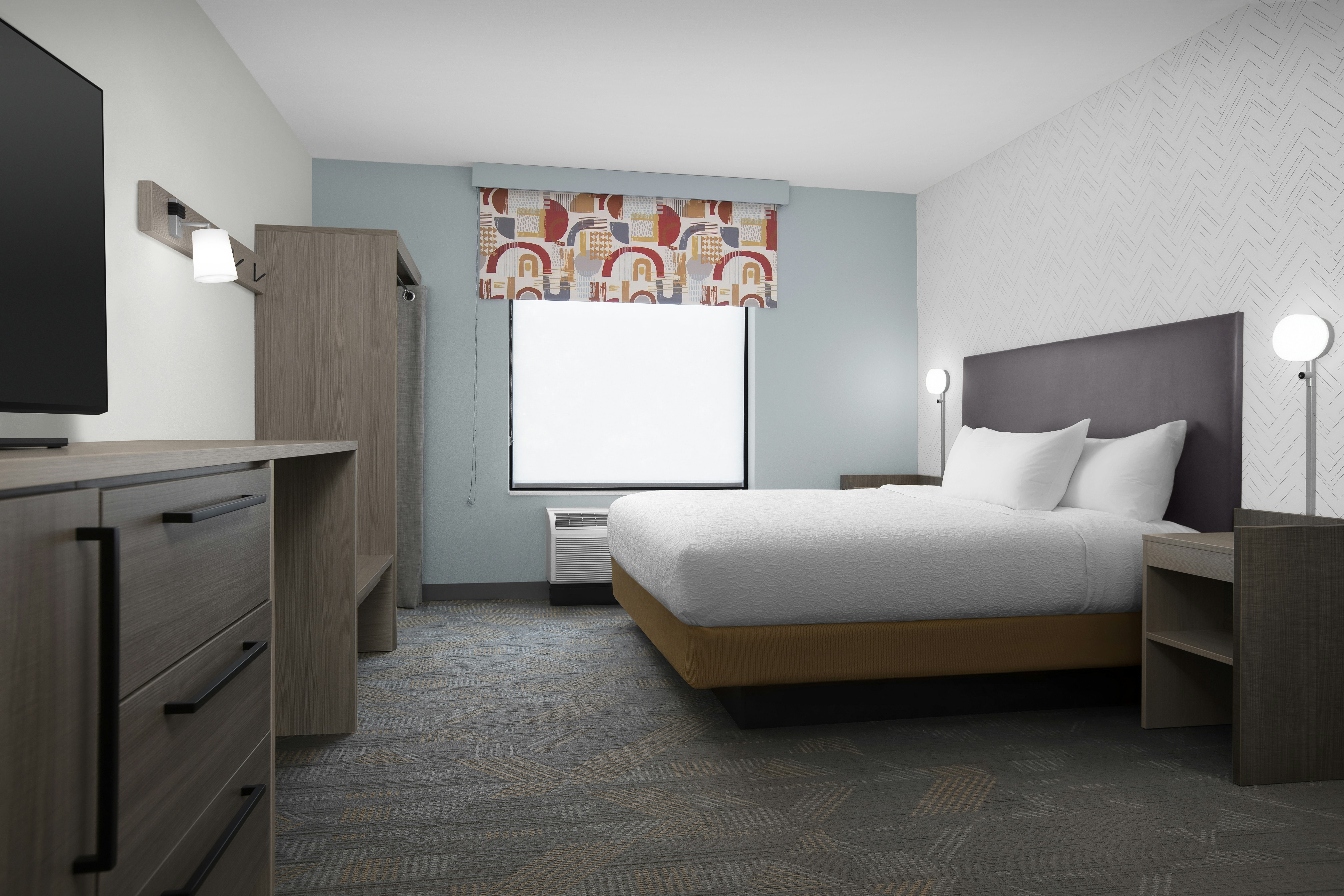 STUDIO, SUITE, KING BED