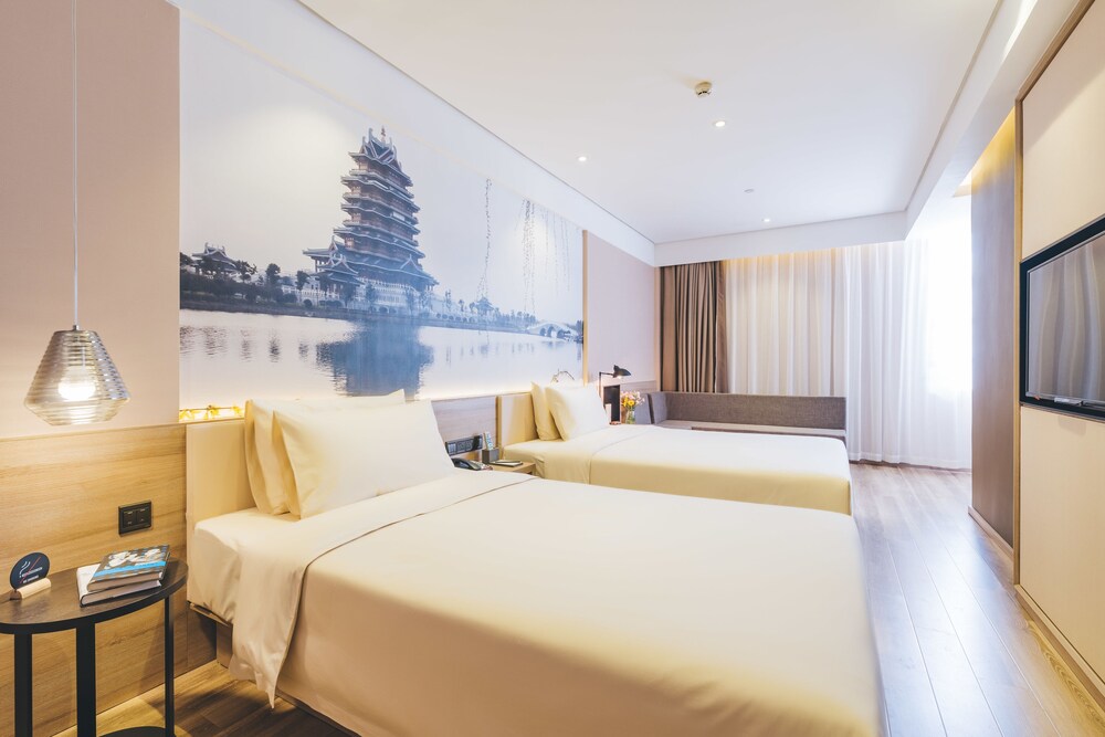Atour Hotel Kunming Dian Lake 12/73