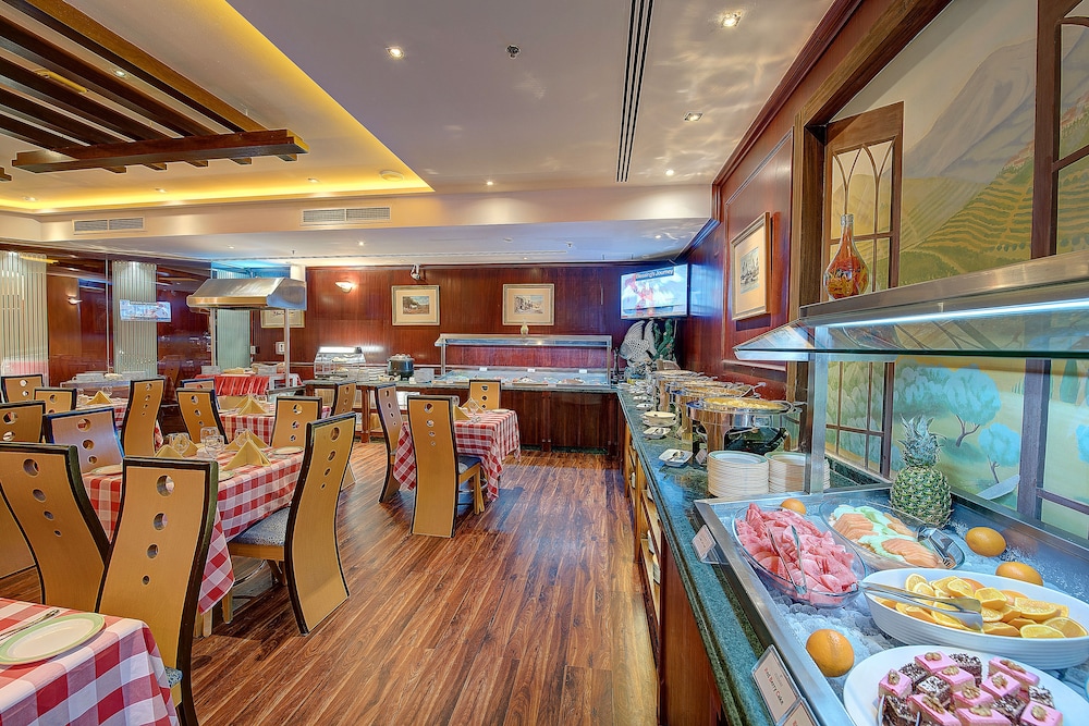restaurant cafeteria