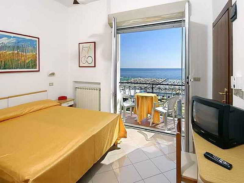 Hotel Lungomare Cervia 10/36