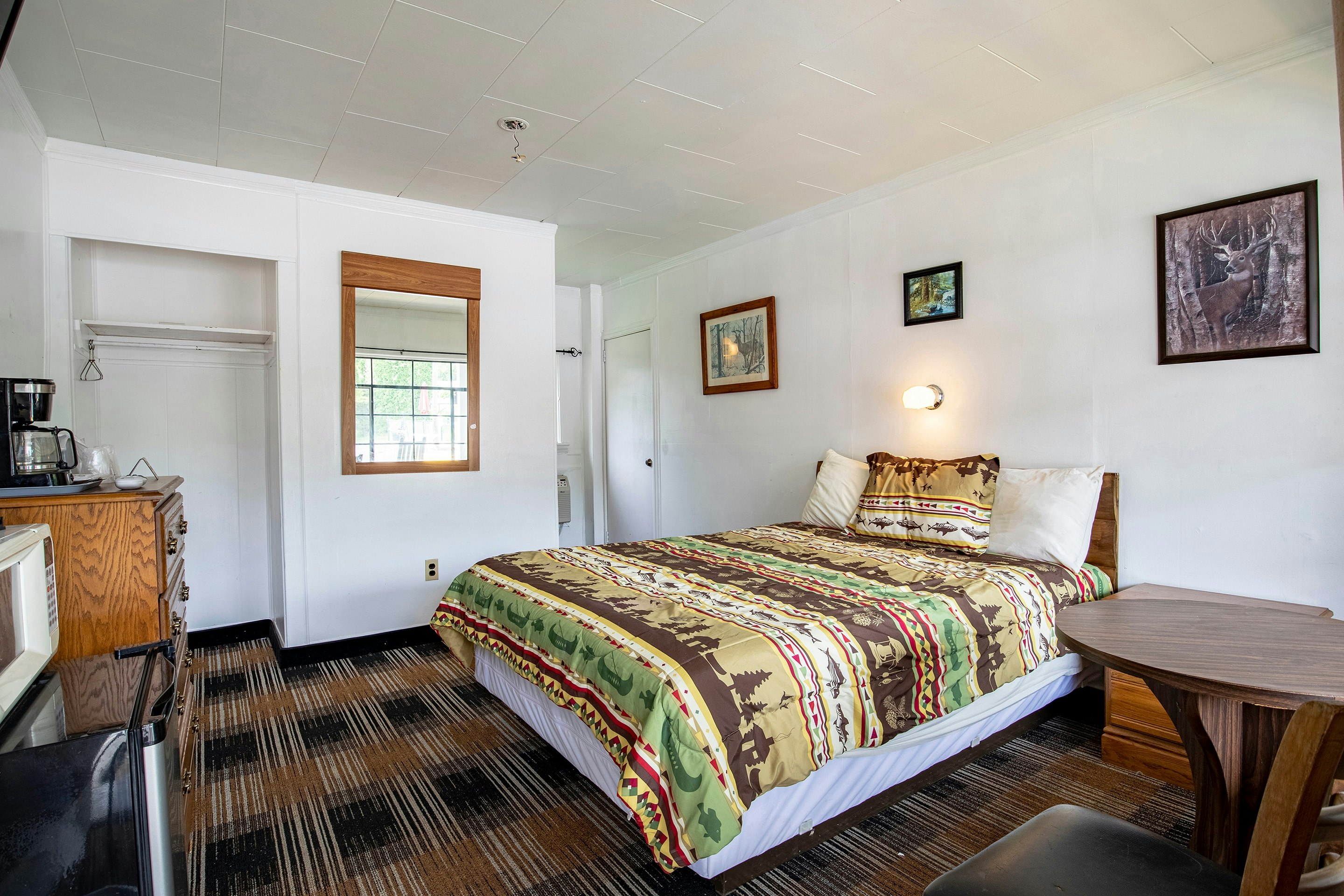 Room at Lloyd's On The River Country Inn By OYO, BRYSON CITY - NC