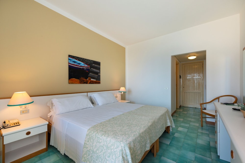 VILLAGE, DOUBLE BED, TERRACE, ANNEX